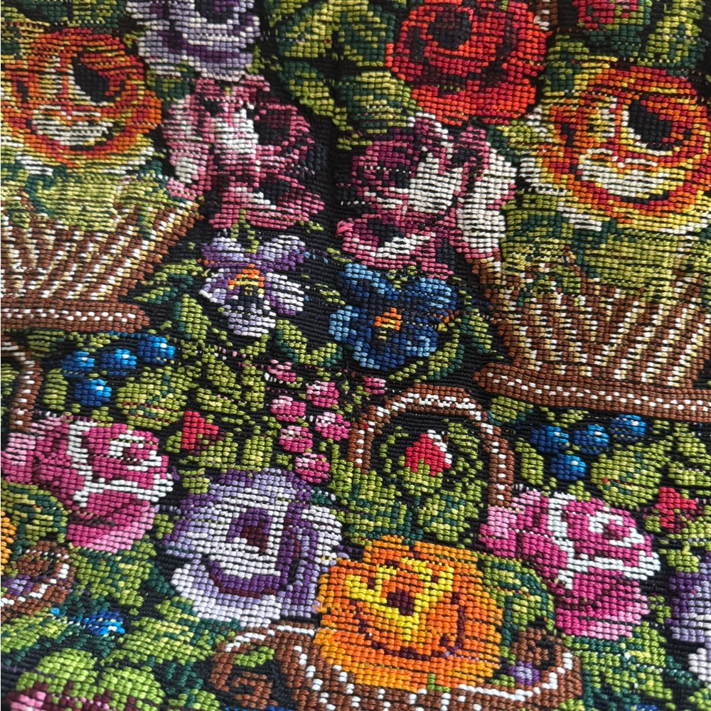Beautiful Vibrant Floral Made in Guatemala Floral Tapestry Hand Bag - Picture 6 of 16
